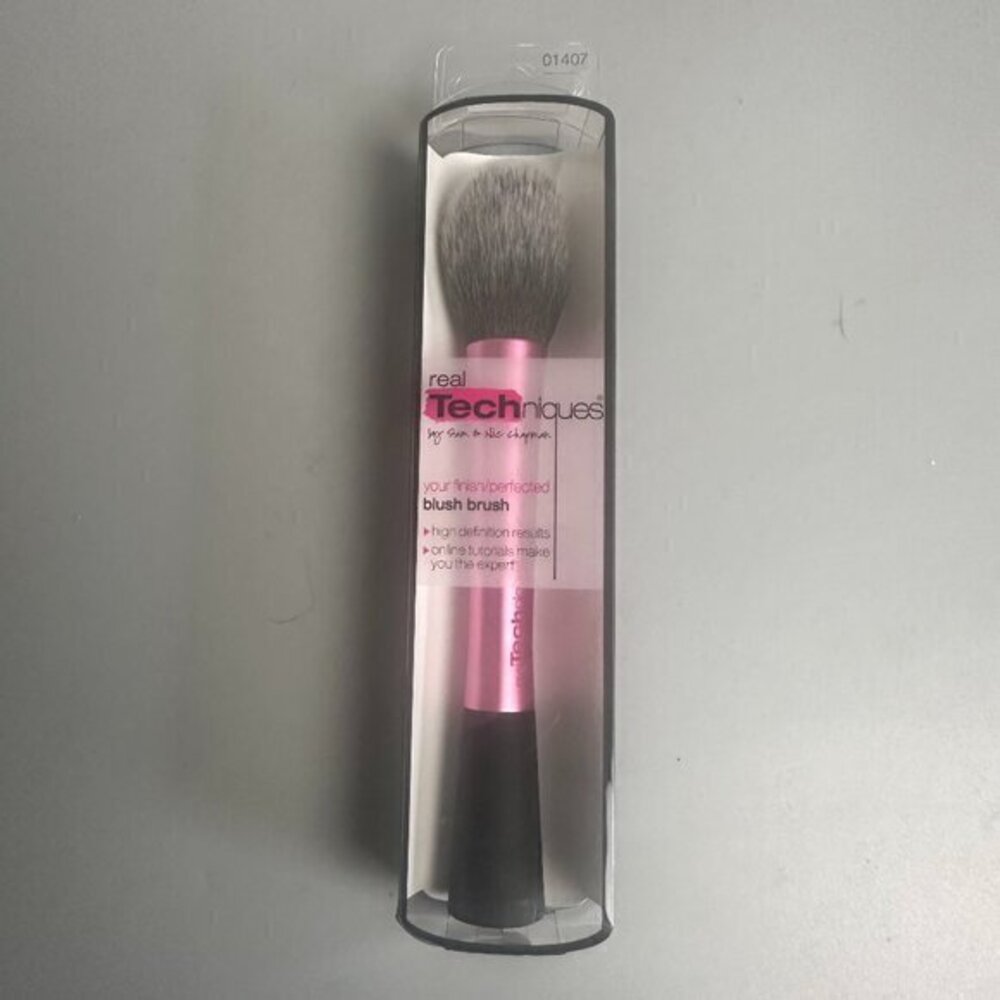 Real Techniques blush Brush Pink by Sam & Nic‎ Stage makeup high tech